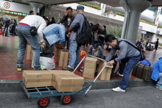 14部X光機安檢儀協(xié)助香港海關進行奶粉限購工作[圖]