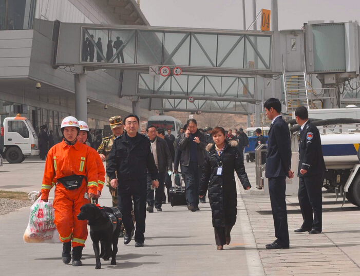 維和時代SD品牌車底檢查鏡應(yīng)用于西部機場集團