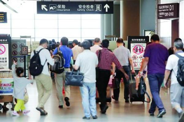 機場安檢門金屬探測不含糊 藏匿打火機將移交公安