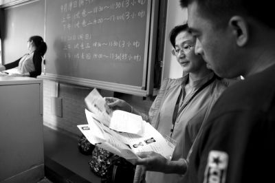 史上最嚴(yán)司法考試：人臉識別補(bǔ)充金屬探測儀檢測不足(圖)