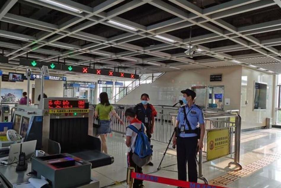武漢地鐵和火車站裝備測(cè)溫安檢門迎戰(zhàn)開(kāi)學(xué)季[圖]